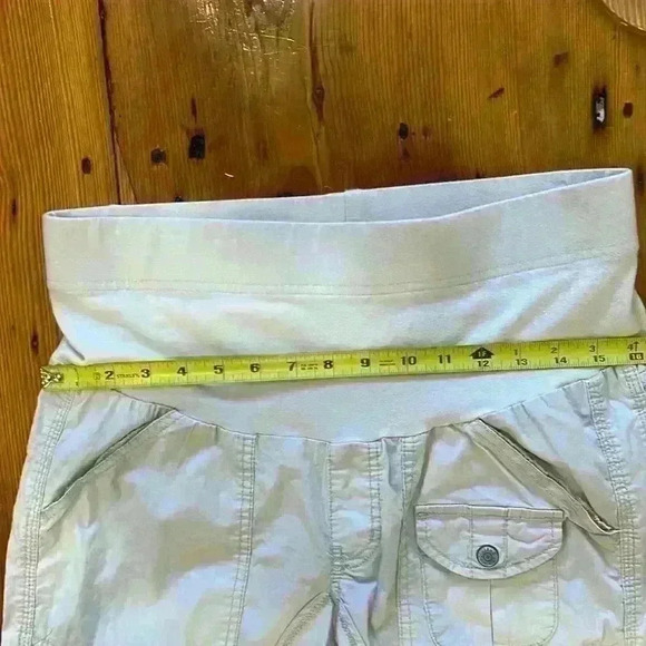 Motherhood Cargo stretch maternity Capris size large - Picture 6 of 11